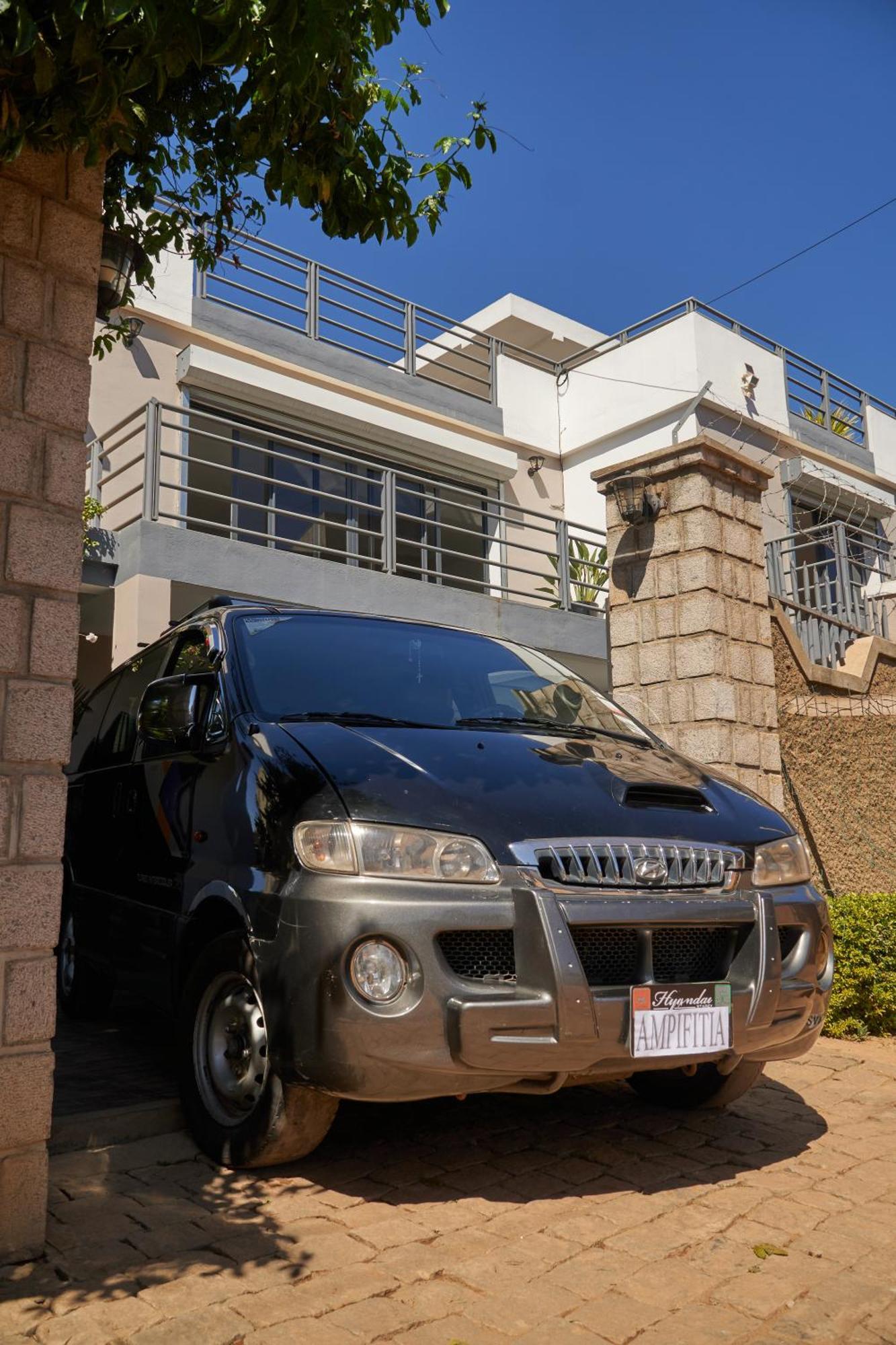 Ampifitia Guest House Antananarivo Bagian luar foto