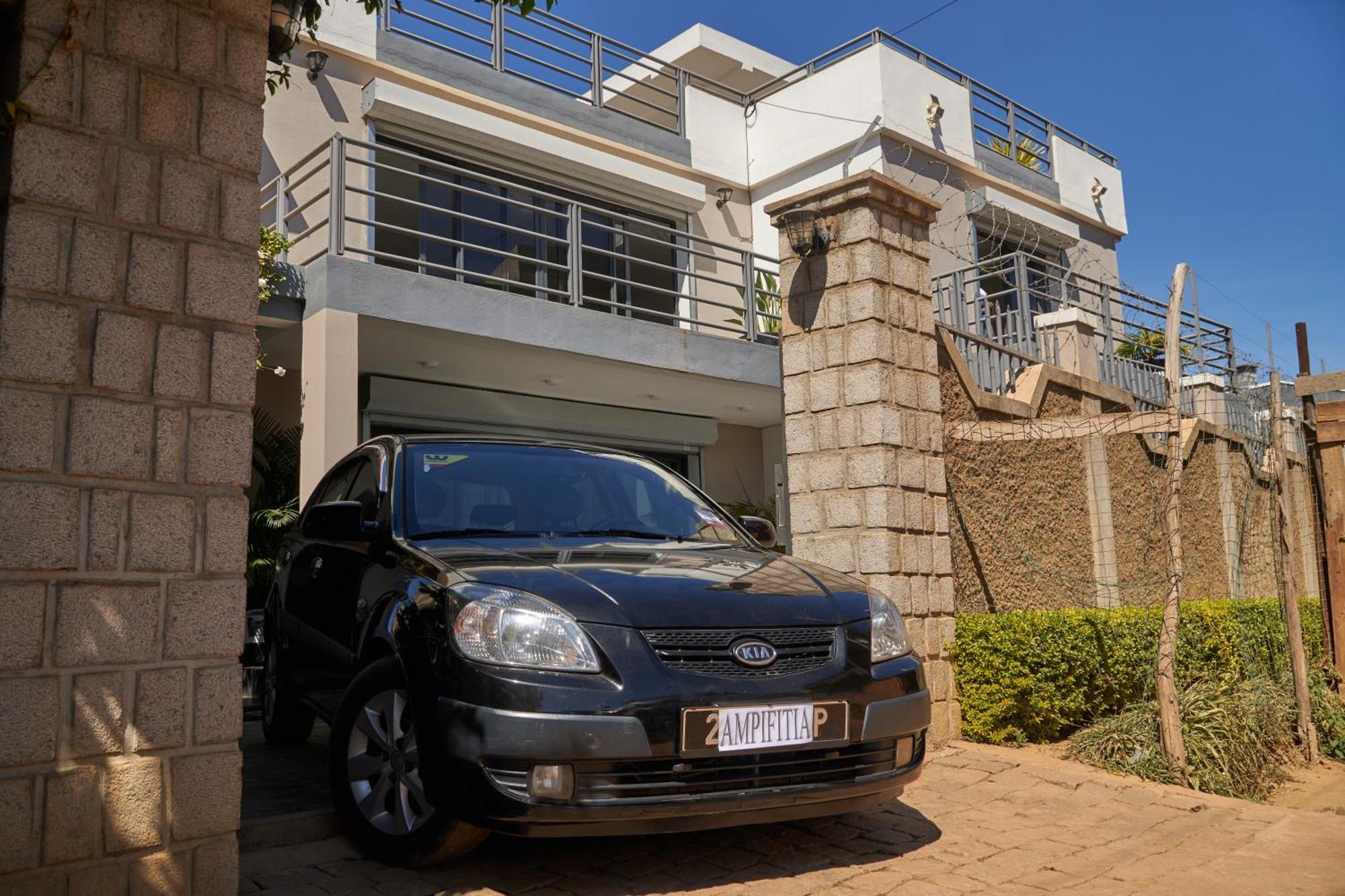 Ampifitia Guest House Antananarivo Bagian luar foto